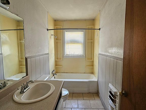 5th image of 604 NW 6th St