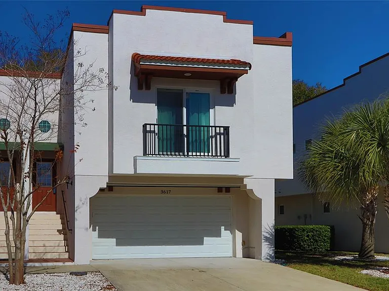 3617 Bay Heights Way — Photo 2