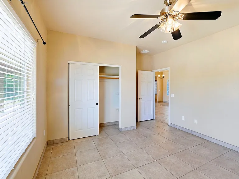 4212 S Hackberry Dr — Photo 28