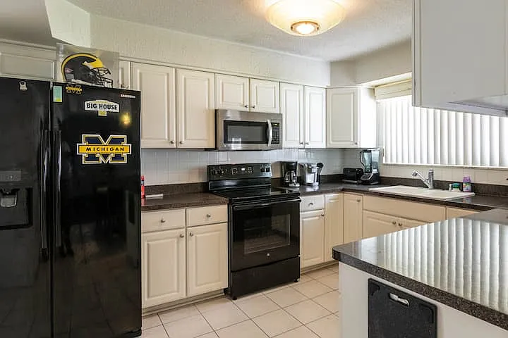 11016 Mystic Ln — Photo 8