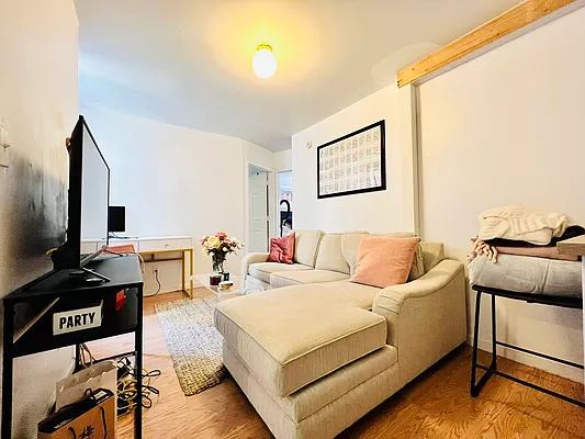 Rented by Nolita Group | media 19