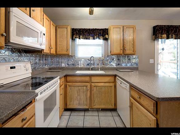 3rd image of 5083 W Verdugo Dr