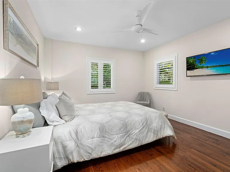 330 Royal Plaza Dr — Photo 23