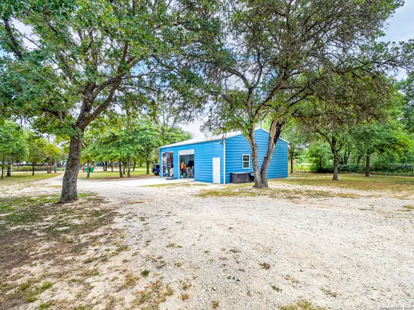 144 Dinks, Seguin, TX 78155