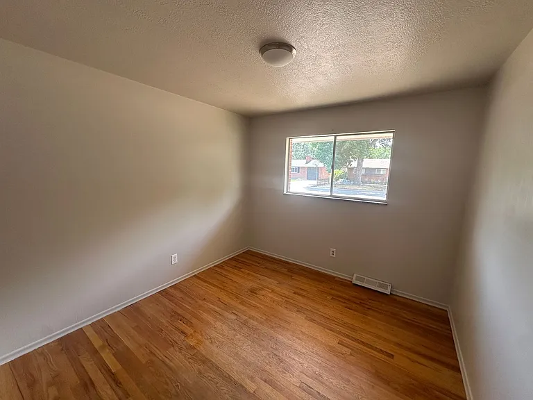 604 Tulane Dr — Photo 6