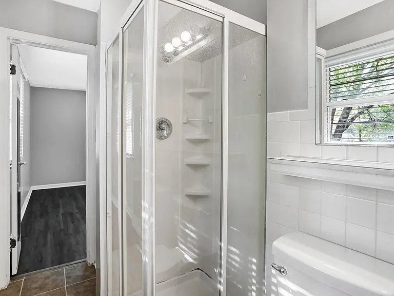 9803 Lakewood Dr W — Photo 25