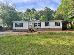 5640 Plantation Dr, Trinity, NC 27370