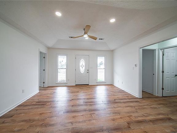 4th image of 4795 Lee Road 246