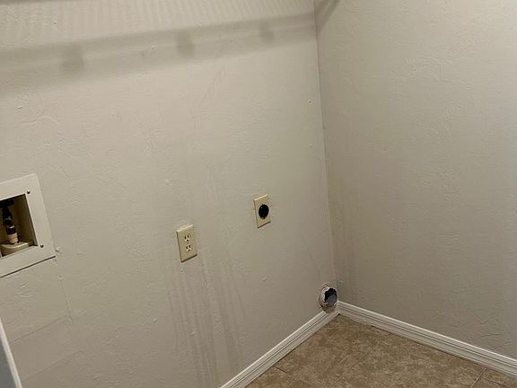 5th image of 2806 NE 8th Ter #Co2-2814
