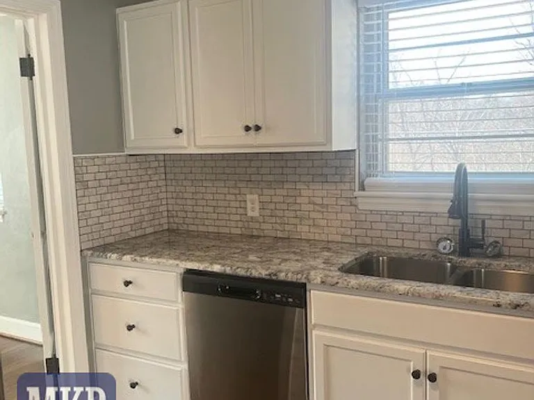 6221 Shady Acres Dr — Photo 5