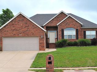 822 S Cobble Creek Blvd, Nixa, MO 65714
