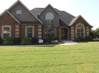 1406 Robert Ridge Rd, Sevierville, TN 37862