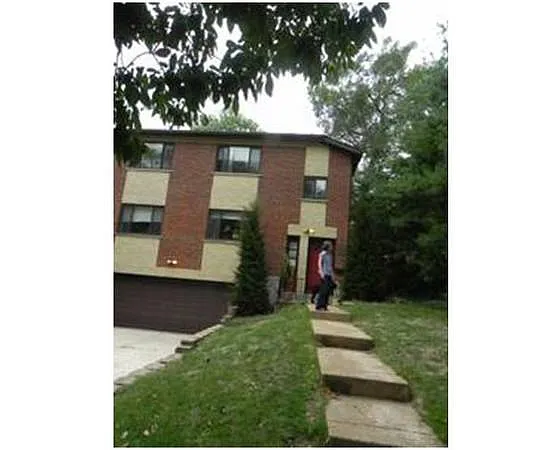 1409 Hawthorne Pl photo 1