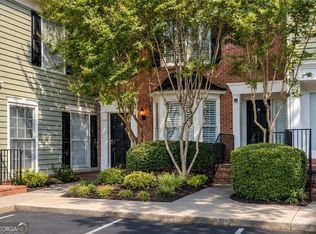 27 Mount Vernon Cir, Sandy Springs, GA 30338