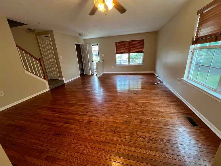 2495 Deerfield Ln — Photo 2