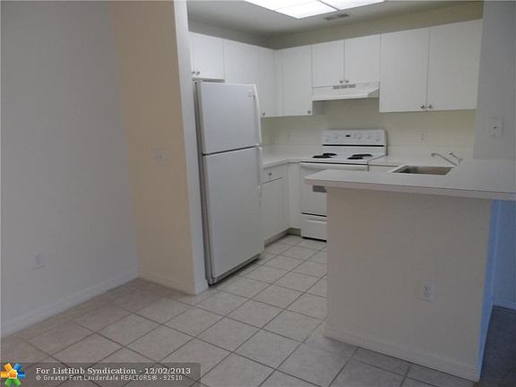 3rd image of 2027 SE 10th Ave APT 702