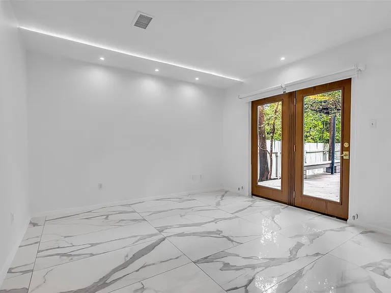 41 Hickory Oak Dr — Photo 4