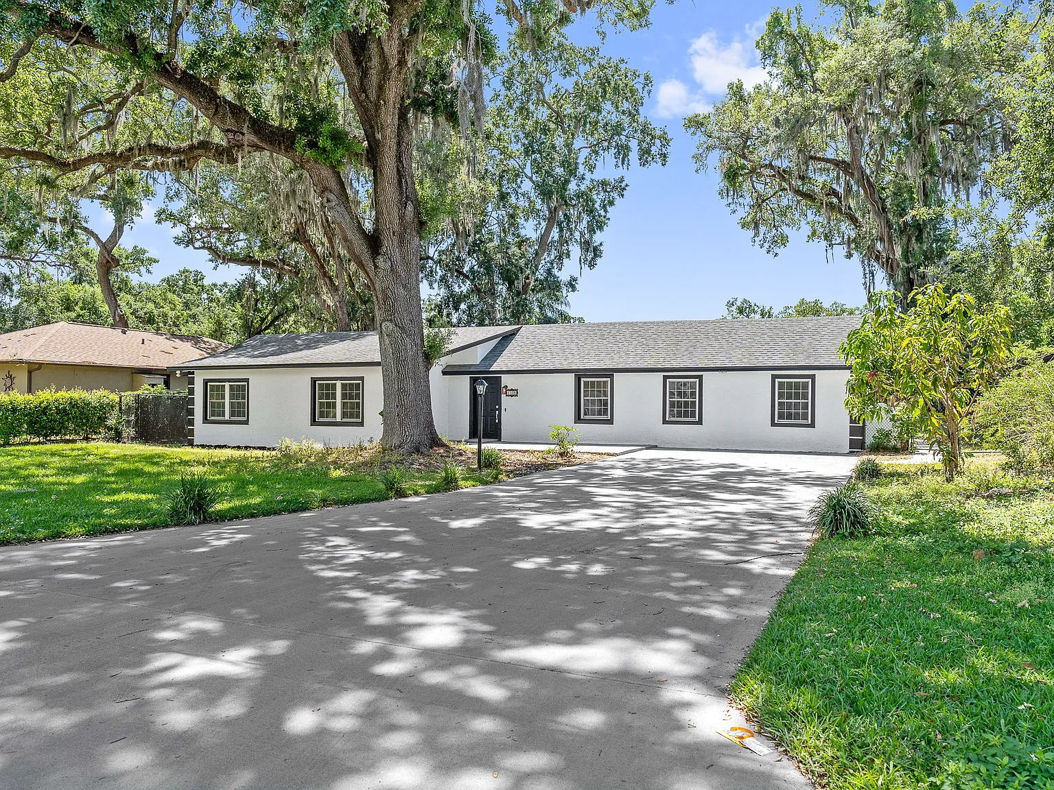 4 bed, 3164 sqft, $5,200 — Photo 1