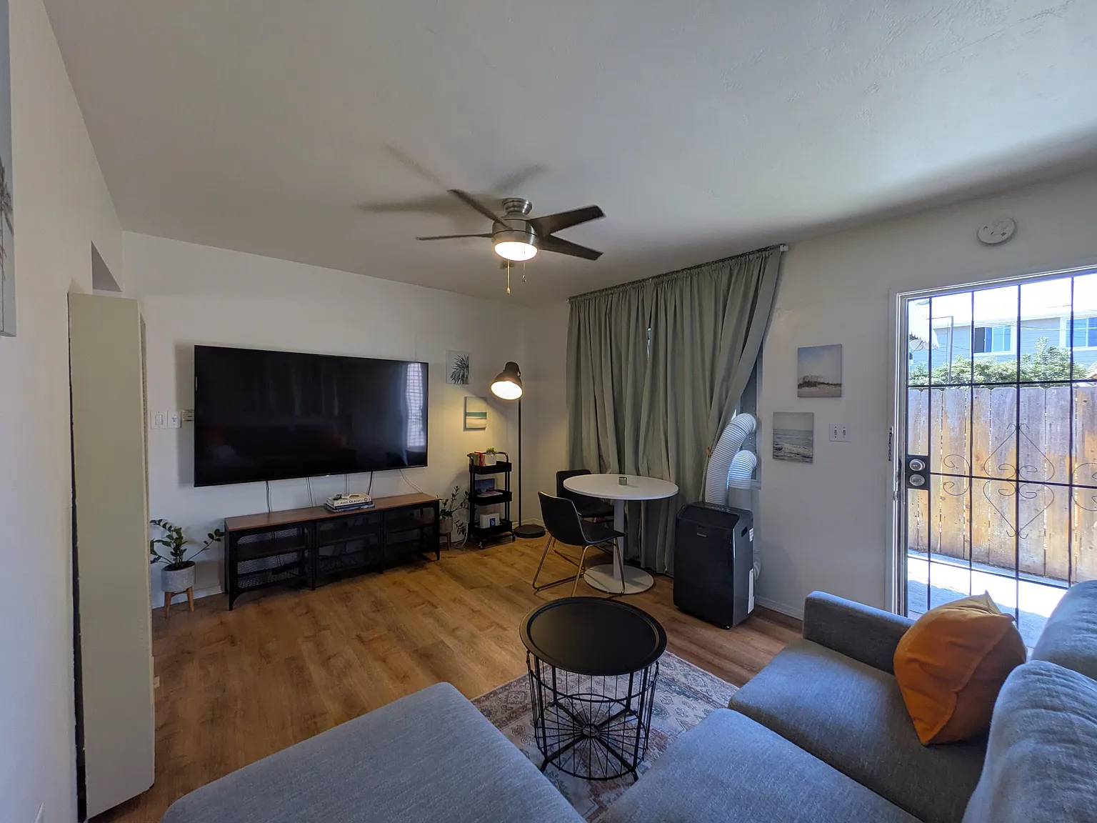 1 bed, 550 sqft, $2,450 — Photo 2