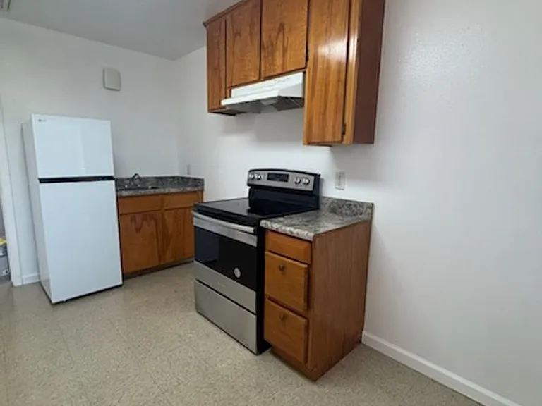 881 W El Monte Way — Photo 5