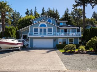 8189 Whidbey Dr, Clinton, WA 98236