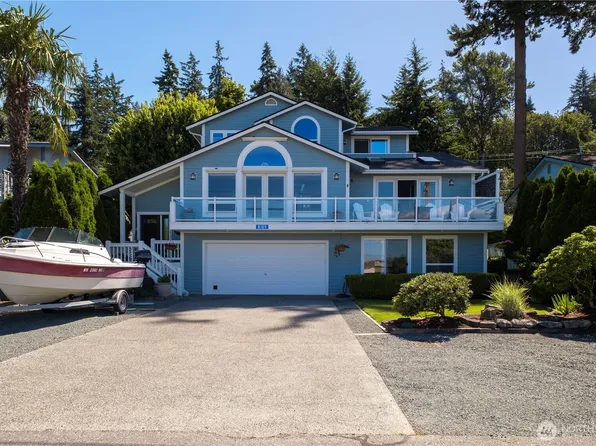 8189 Whidbey Drive, Clinton, WA 98236