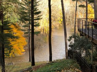 100 Cole Ln, Troy, NY 12180