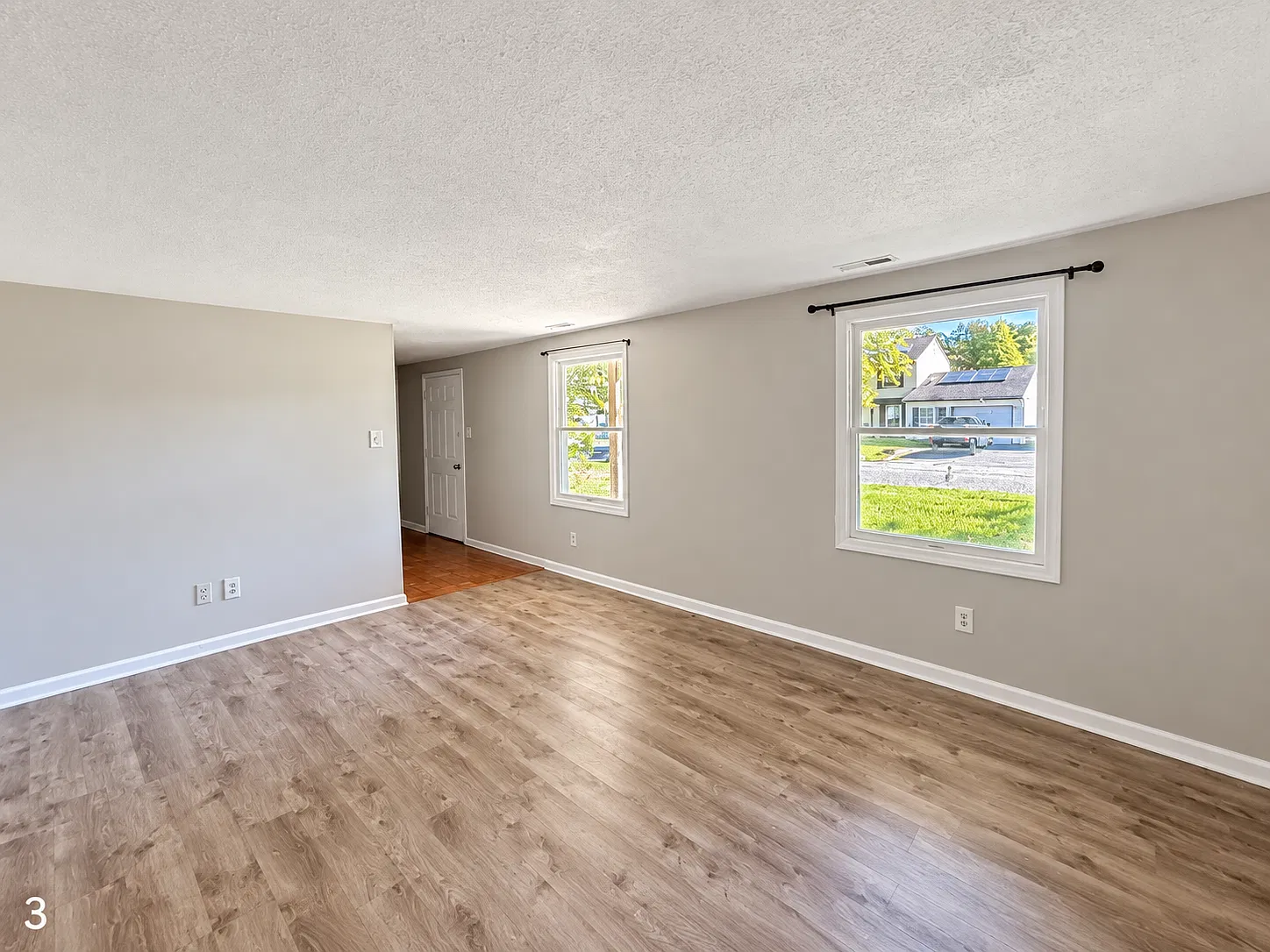 3 bed, 1928 sqft, $2,900 — Photo 3