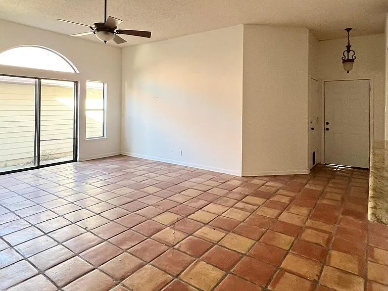13047 Beacon Park Dr — Photo 3
