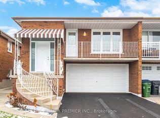 33 Arthur Griffith Dr, Toronto, ON M3L2J9