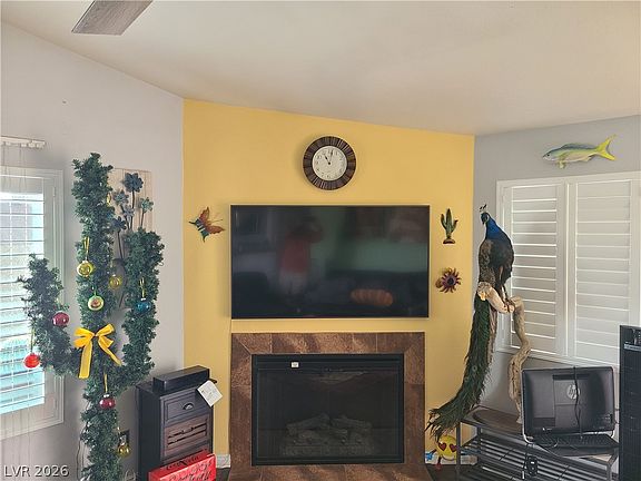 2nd image of 1575 W Warm Springs Rd Unit 1523
