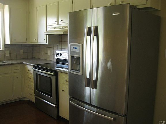 5th image of 405 Lowell Ln
