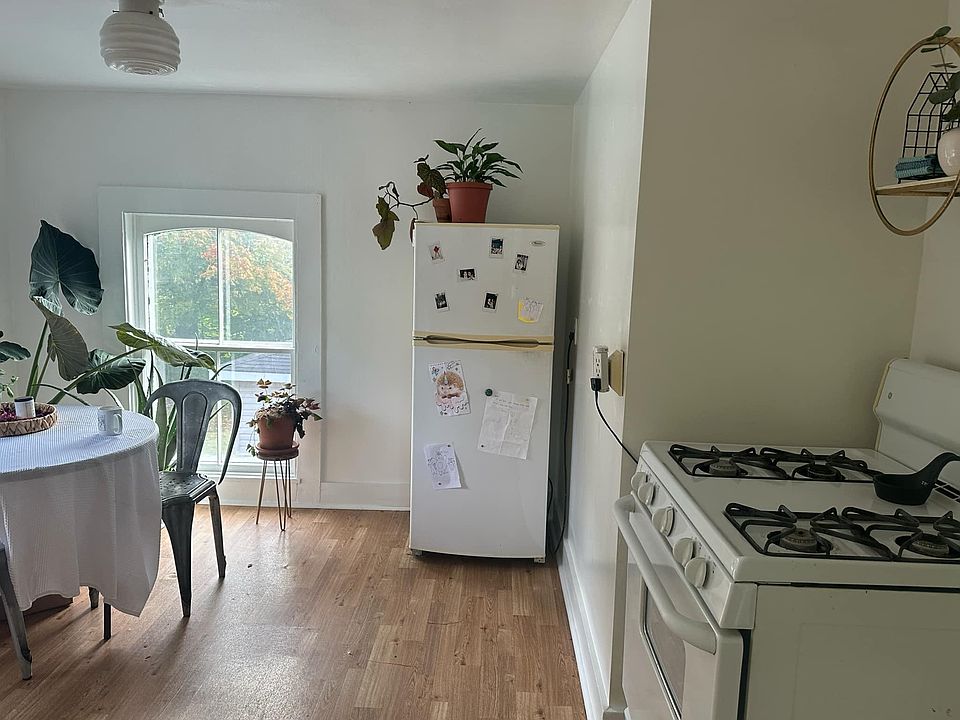 2nd image of 25 Mitchell St #2