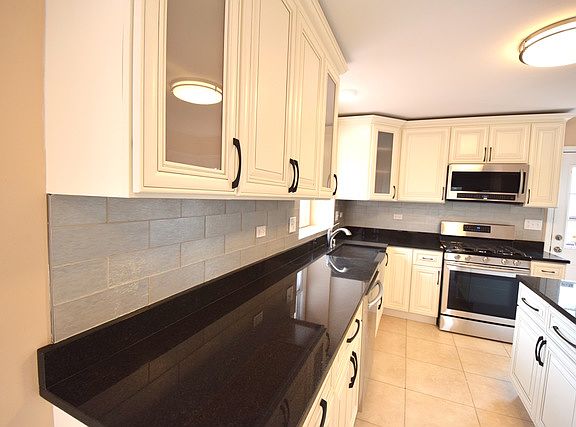 5th image of 252 Montego Ct