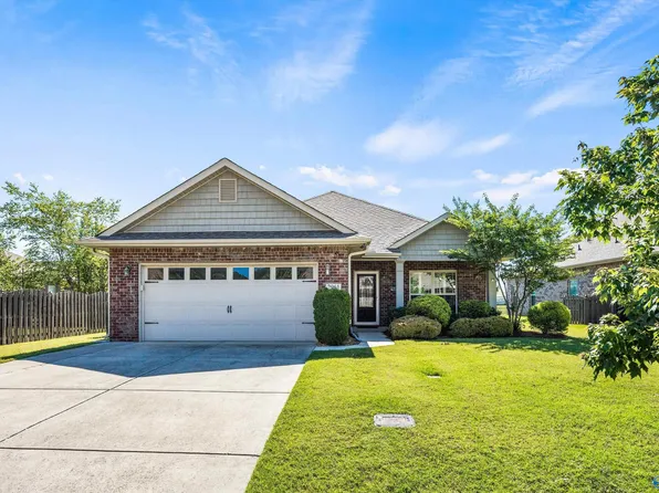 2961 Magnolia Park Dr SE, Owens Cross Roads, AL 35763
