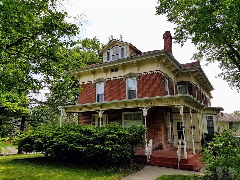 1st image of 605 N 3rd St