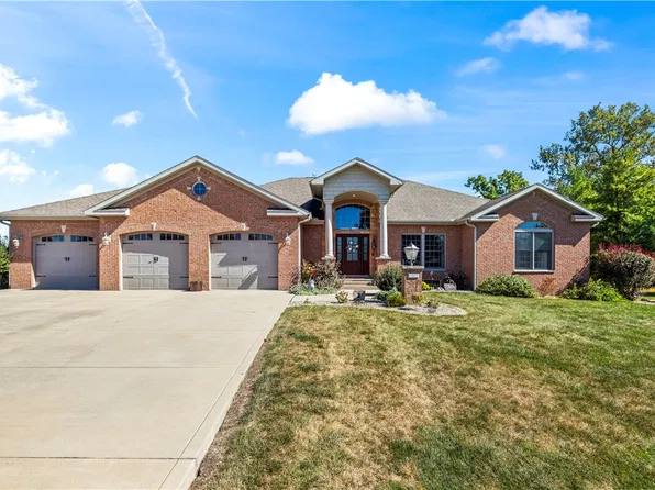 32 Bradford Hls, Sullivan, IL 61951