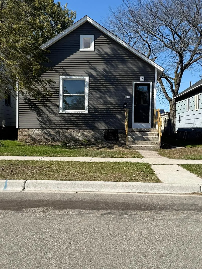 Property Photo - 1610 15th Ave