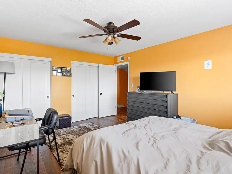 3905 S Elm St — Photo 10