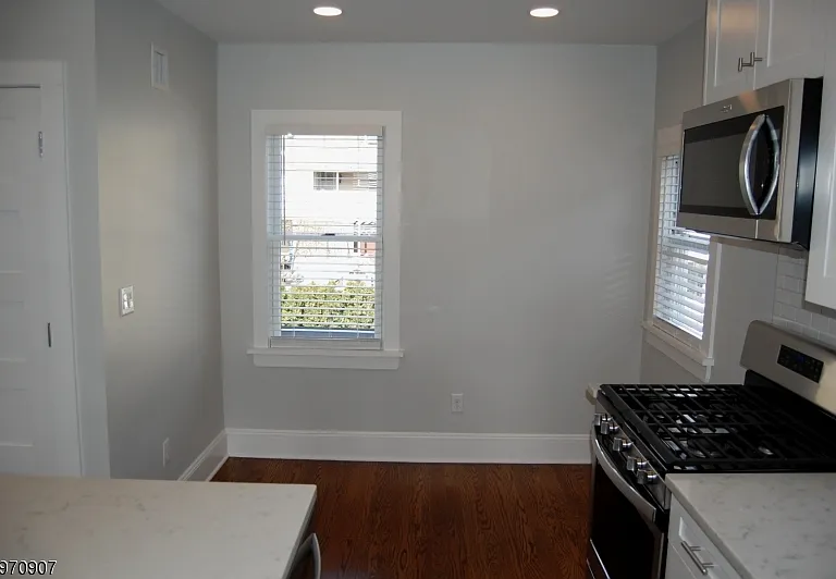 49 Park Ave — Photo 3