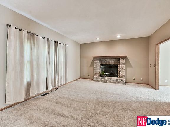 4th image of 5926 S 175th Avenue Cir