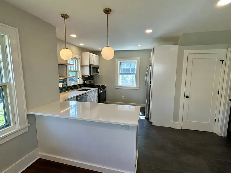 329 Somershire Dr — Photo 6