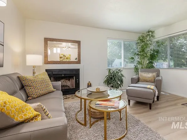 498 E Chester Ln, Boise, ID 83706