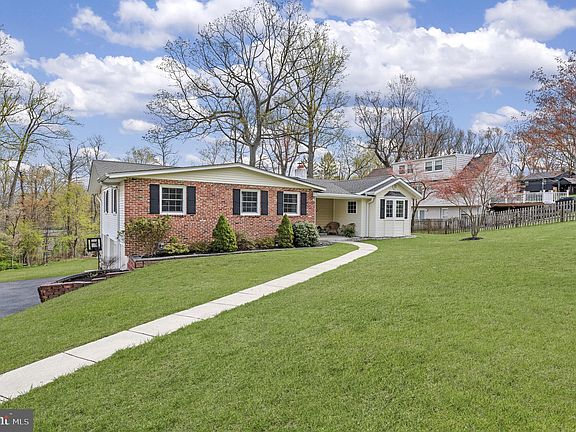 2nd image of 392 Friendship Dr