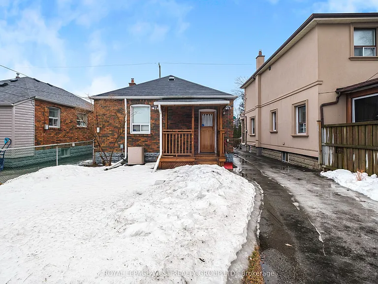 24 Barker Ave — Photo 47