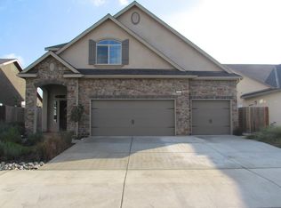 3862 Alamos Ave, Clovis, CA 93619