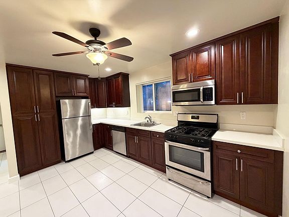 3rd image of 585 Cassia St APT 4