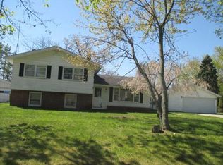 1218 Briarwood Dr, Port Huron, MI