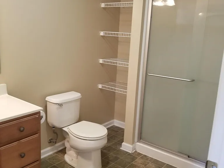 136 Barrington Ct — Photo 17