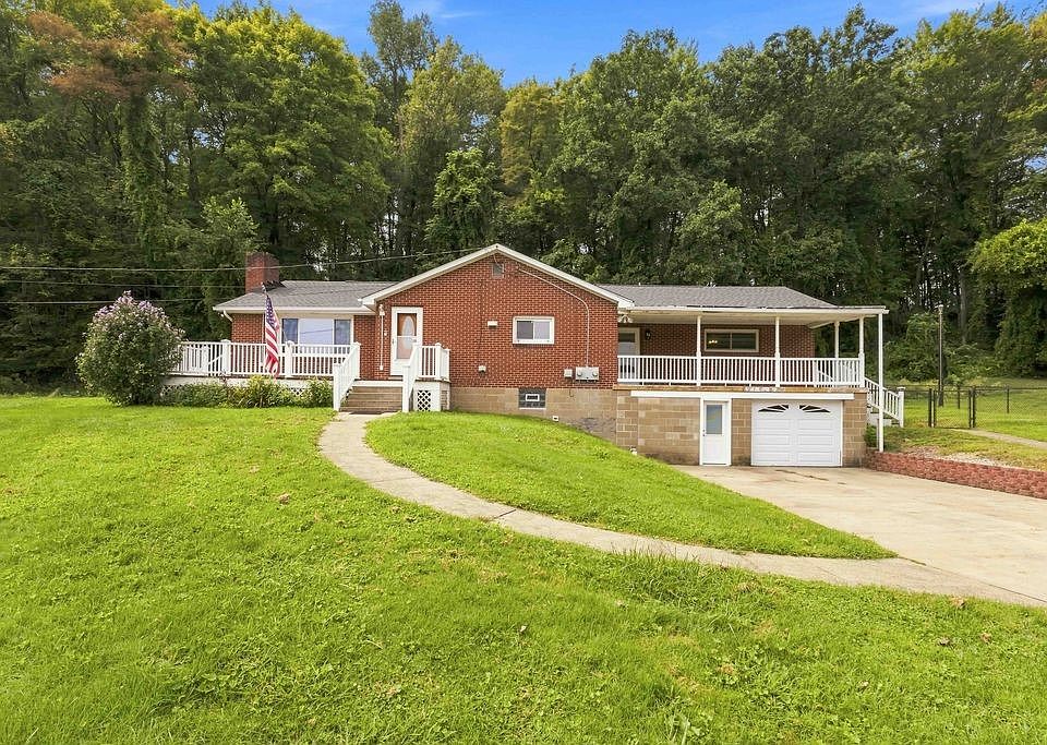 1st image of 425 Spring Rd